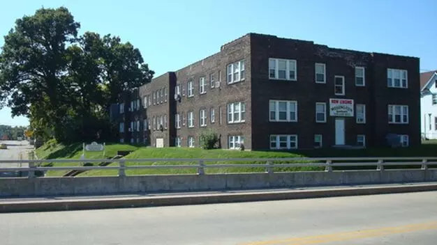 1215 15th St Apartment for rent in Moline, IL 1215 15th St Apartment for rent in Moline, IL