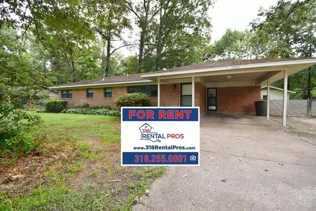 3 Bedroom With Fenced In Backyard And Shop! Apartment for rent in Ruston, LA