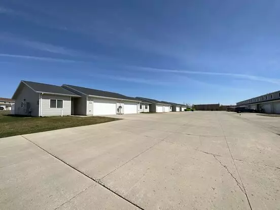 2138-2154 Landmark Cir Apartment for rent in Minot, ND