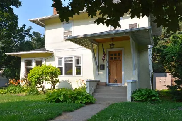 Beautiful 4-bedroom 2.5-bathoom - Great Location! Apartment for rent in St Paul, MN