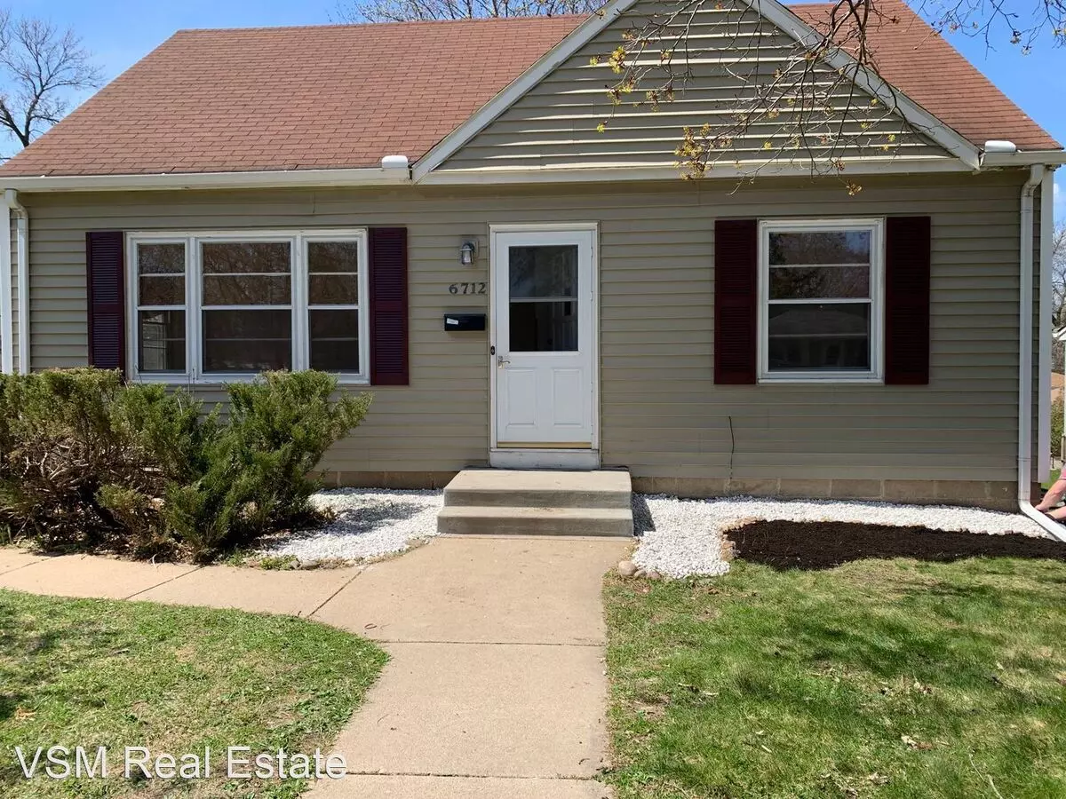 Charming 4 Bed 2 Bath Home Available Now. House for rent in Richfield, MN