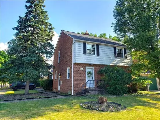 Spacious Colonial For Rent In Lyndhurst Apartment for rent in Lyndhurst, OH