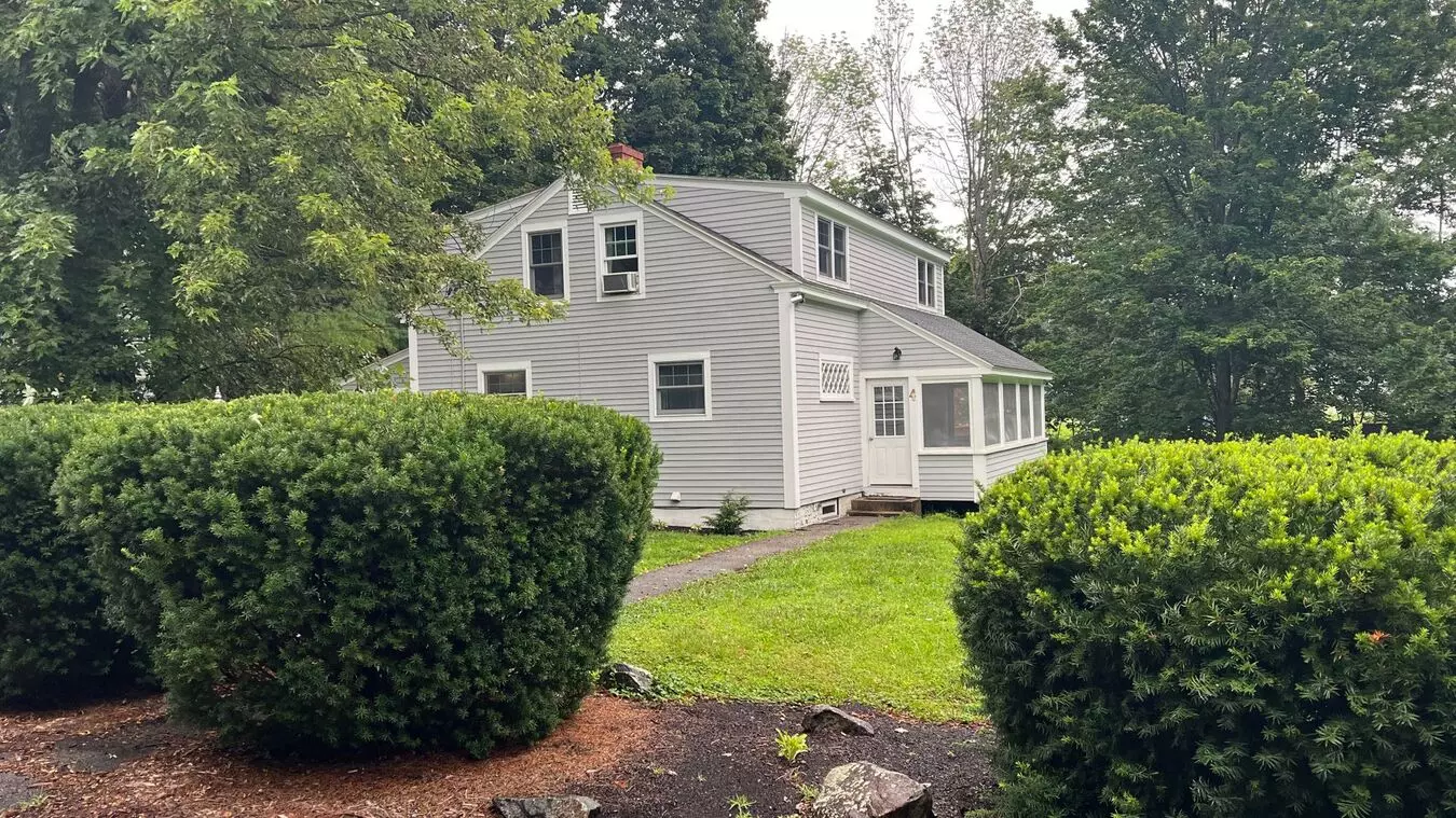 Charming 4 Bedroom Home In Durham, Nh **cosigners Are Not Accepted For This Listing** House for rent in Durham, NH