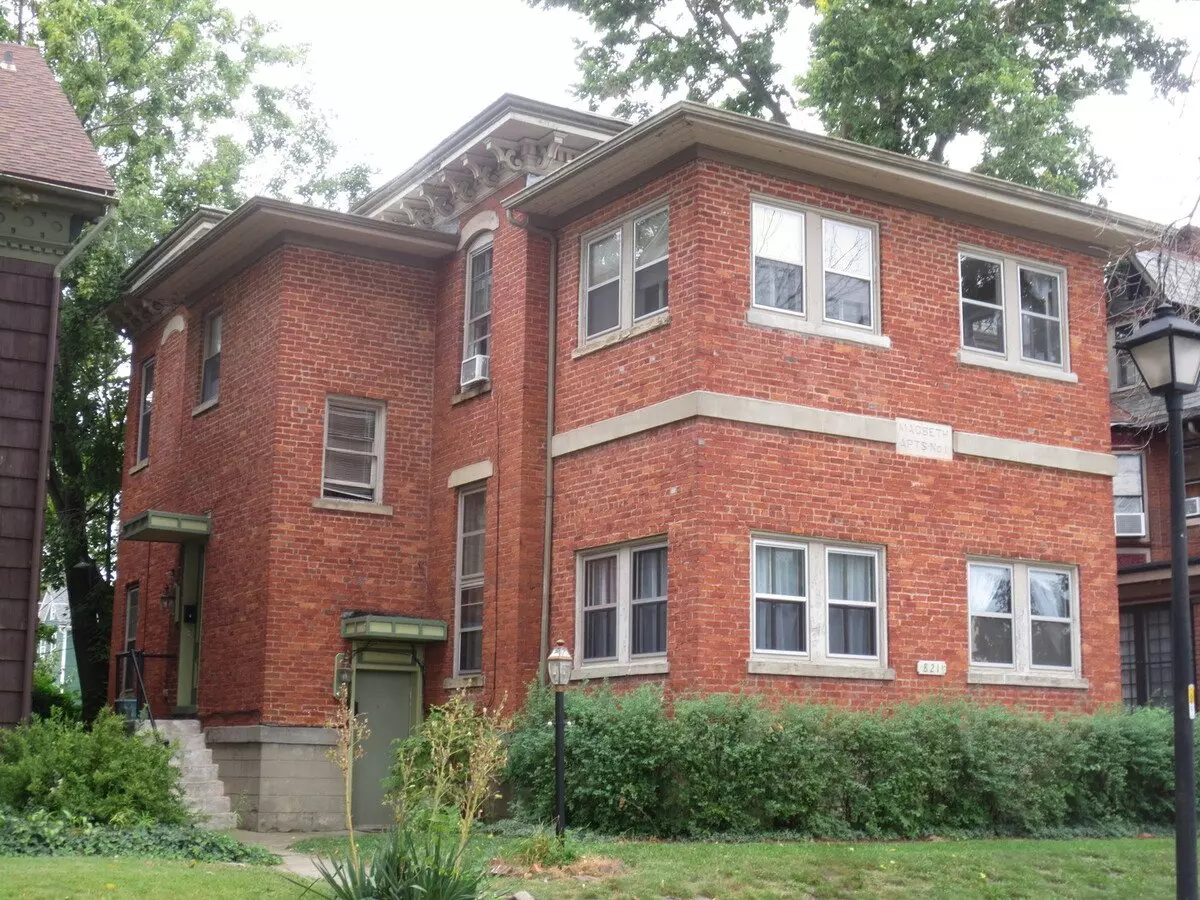Berry 821  Apartment for rent in Fort Wayne, IN