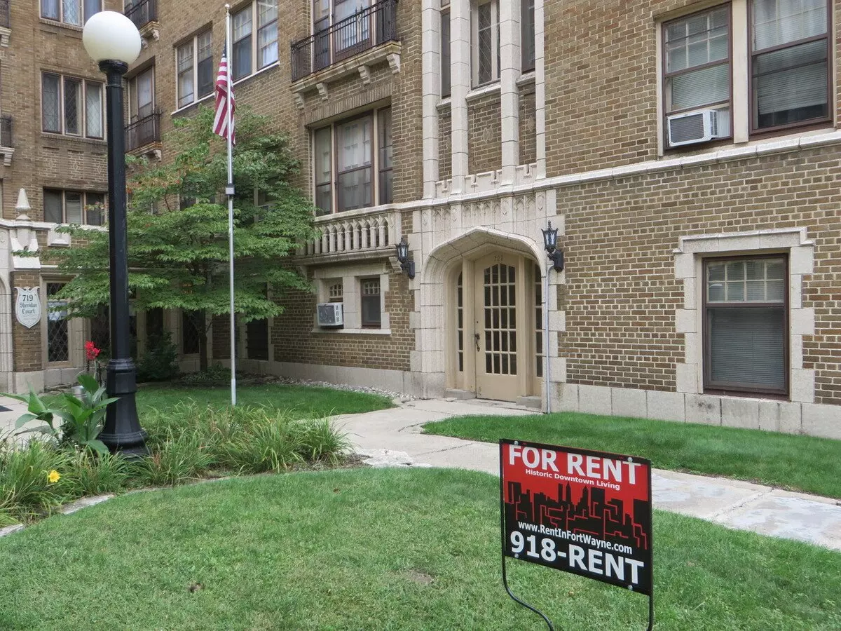 Sheridan Court Apartment for rent in Fort Wayne, IN