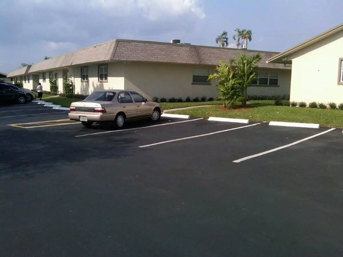 521 Banks Rd Apartment for rent in Margate, FL