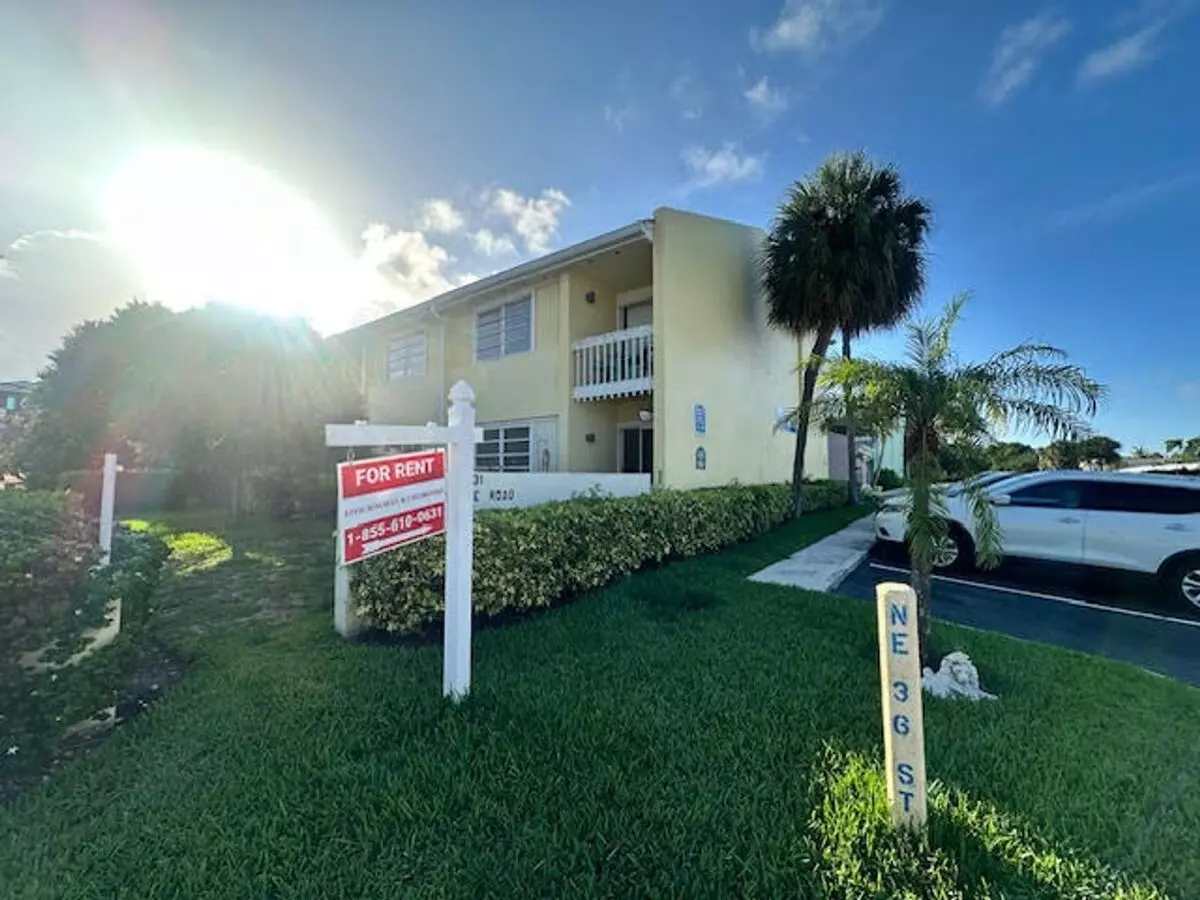 2 of 4 2105-2191 Ne 36 St Apartment for rent in Lighthouse Point, FL