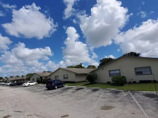 521 Banks Rd Apartment for rent in Margate, FL