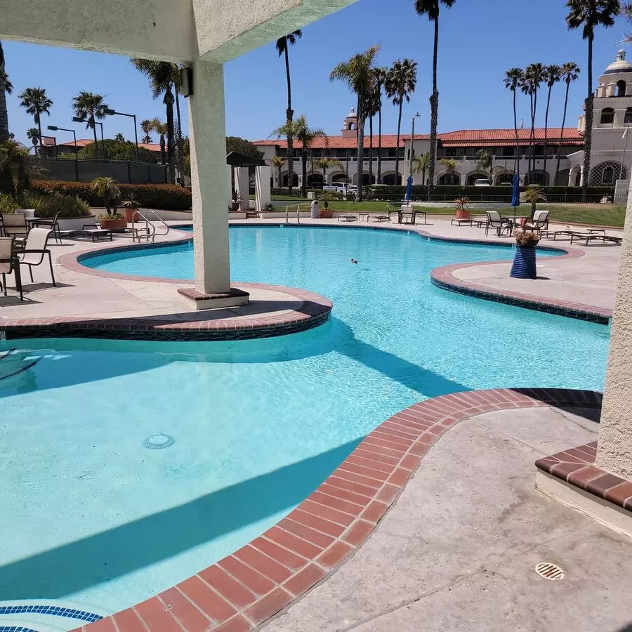The Colony At Mandalay Beach 2 + 2 Single Story Condo Apartment for rent in Oxnard, CA