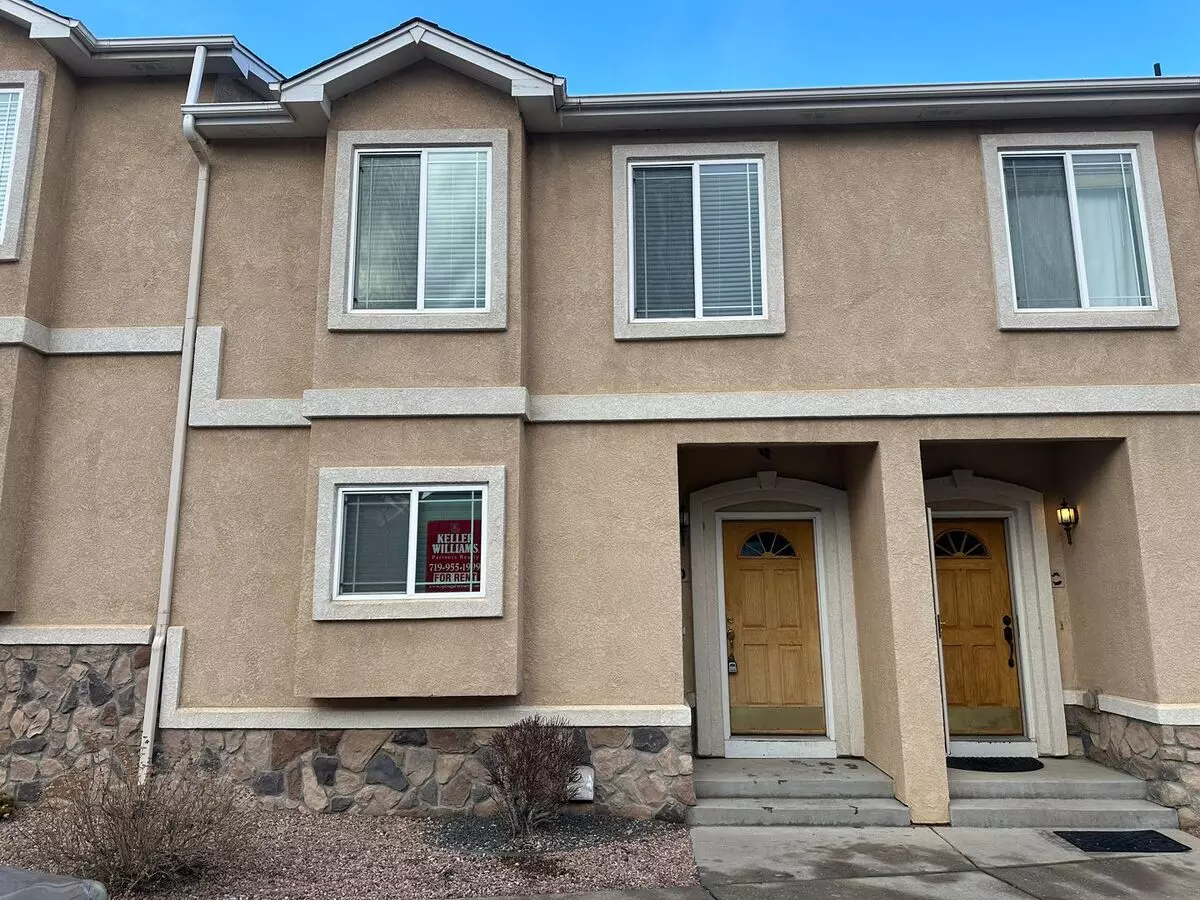 Beautiful 3/3/2 West Side Townhome With Views Available Now!!! House for rent in Colorado Springs, CO