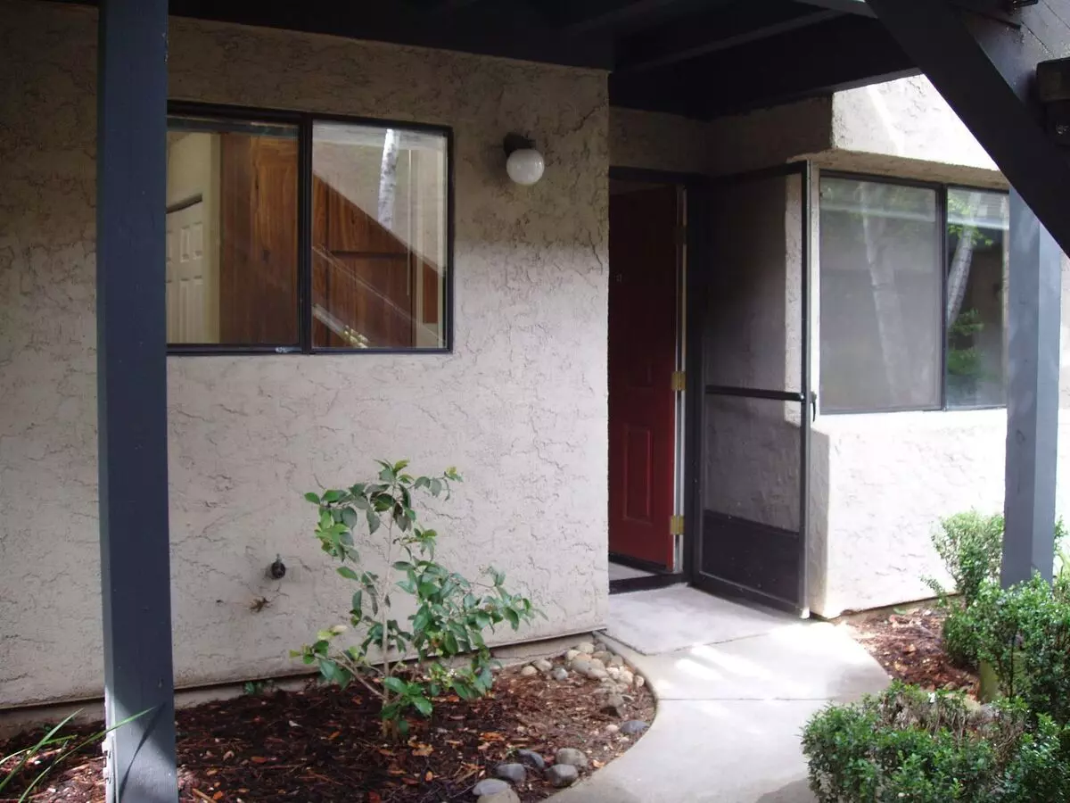 Centrally Located Condo In Nice Complex House for rent in Chico, CA