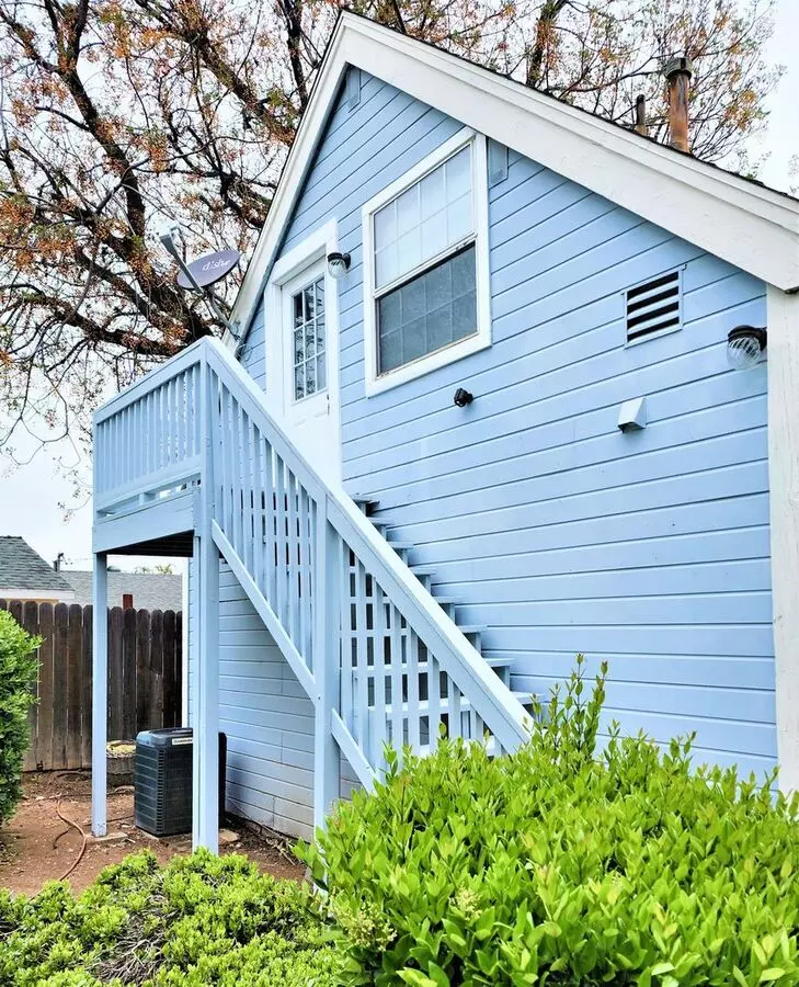 Lake Elsinore, 1 Br, 1 Ba, Upstrs Apartment With 1 Car Garage, No Shared Walls Apartment for rent in Lake Elsinore, CA
