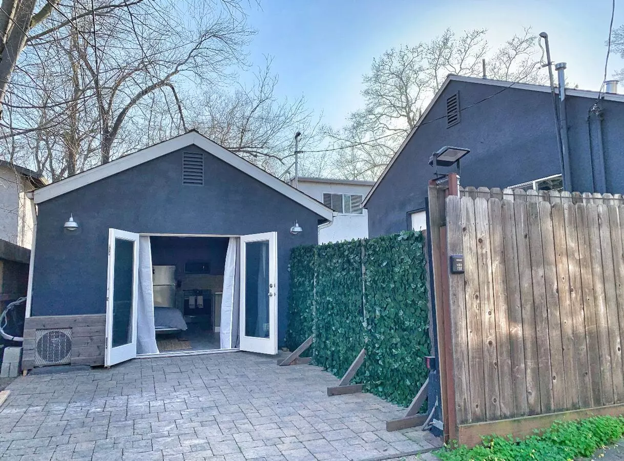 Renovated Studio In Downtown Sacramento! Optional To Be Furnished. House for rent in Sacramento, CA