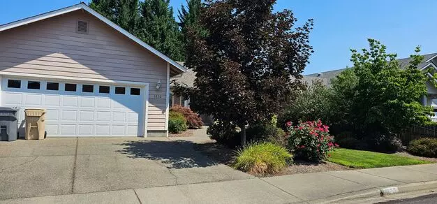 Open Concept Living Close To Downtown Grants Pass Apartment for rent in Grants Pass, OR
