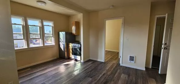 243-245 N Holly Apartment for rent in Medford, OR