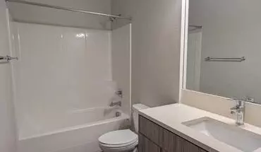 5 of 8 Alberta Crossing Apartment for rent in Portland, OR
