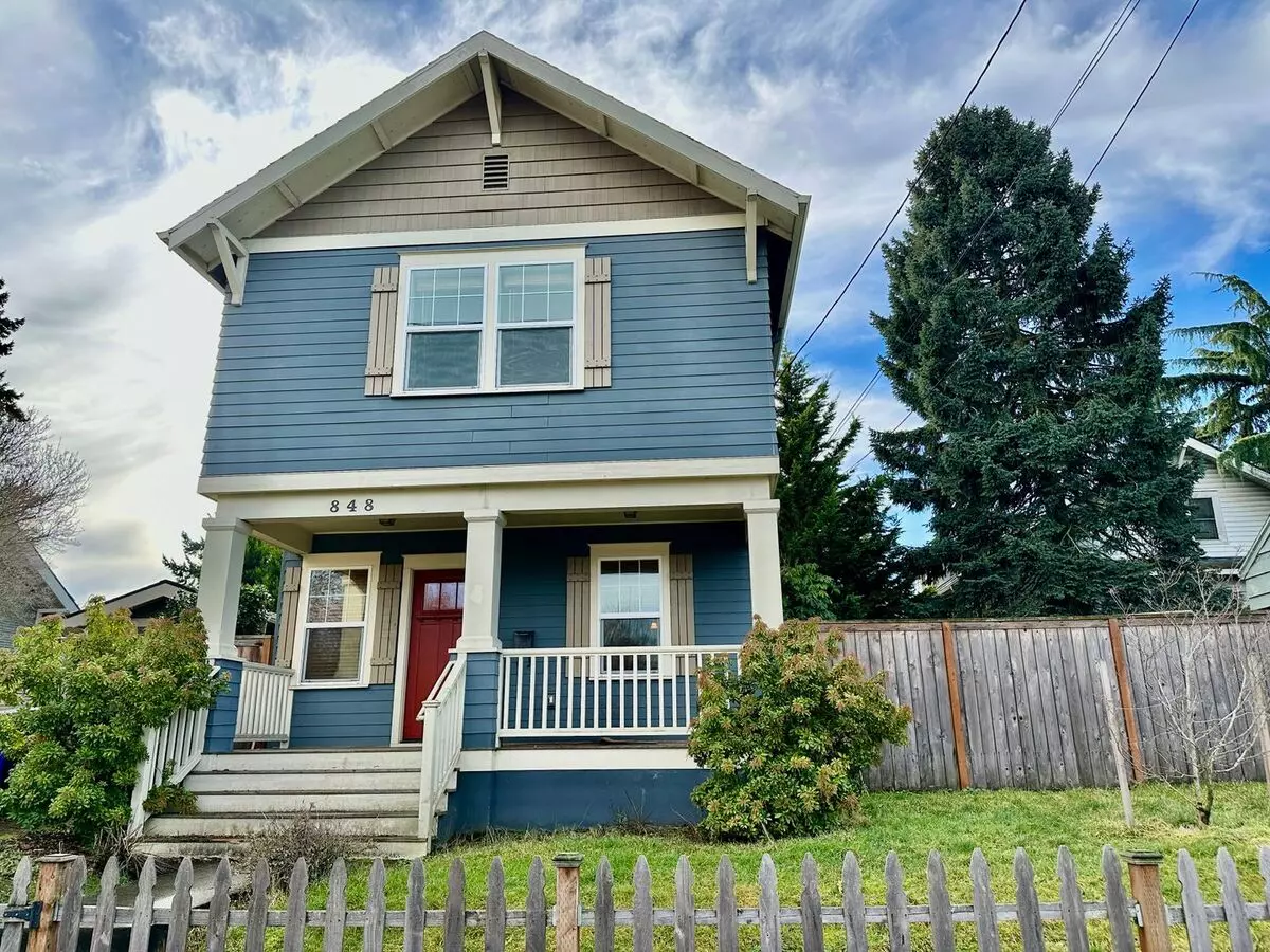 Remodeled Piedmont 3 Bedroom Home With Hardwood Floors, Gas Fireplace, Fenced Yard & More House for rent in Portland, OR