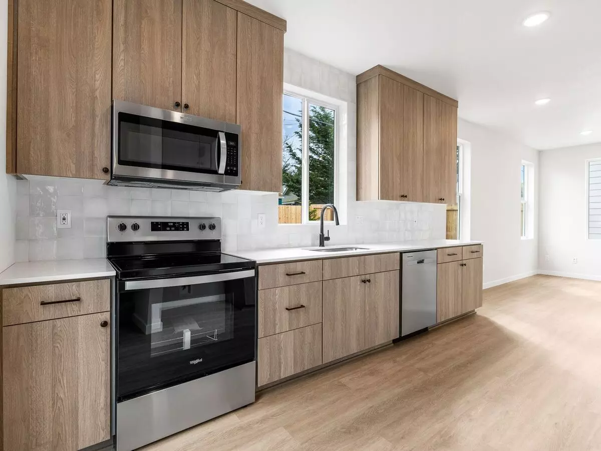 1 Month Free Rent! Brand New 2bd/1.5bath Townhome Mt. Scott-arleta Gem! Apartment for rent in Portland, OR