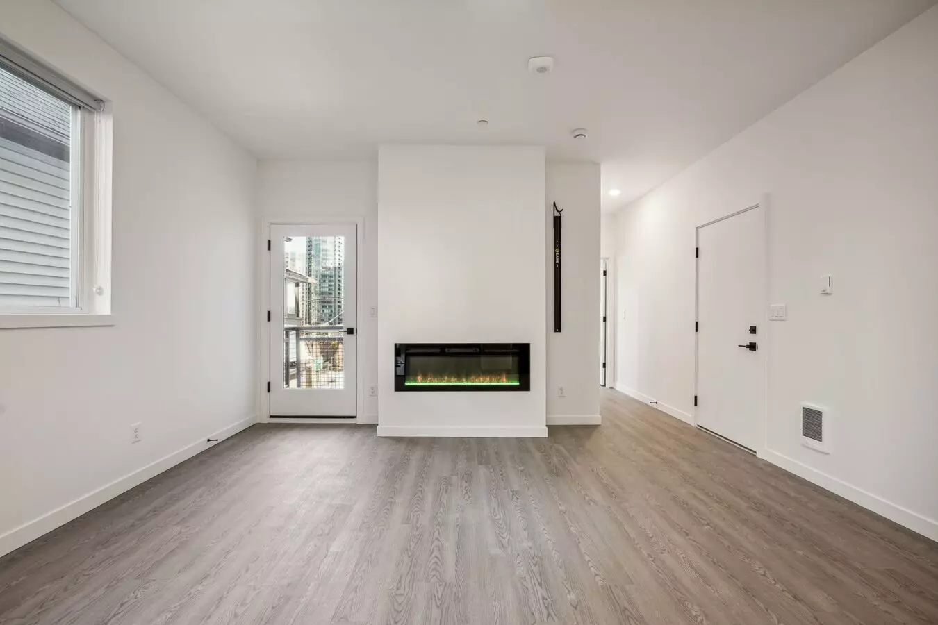 **6 Weeks Free Rent & $1000 Gift Card Concession Upon Move In** | New Construction - Minutes From Downtown Pdx Apartment for rent in Portland, OR