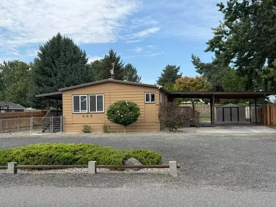 Comfortable Richland Home With Large Yard & Covered Parking Apartment for rent in West Richland, WA