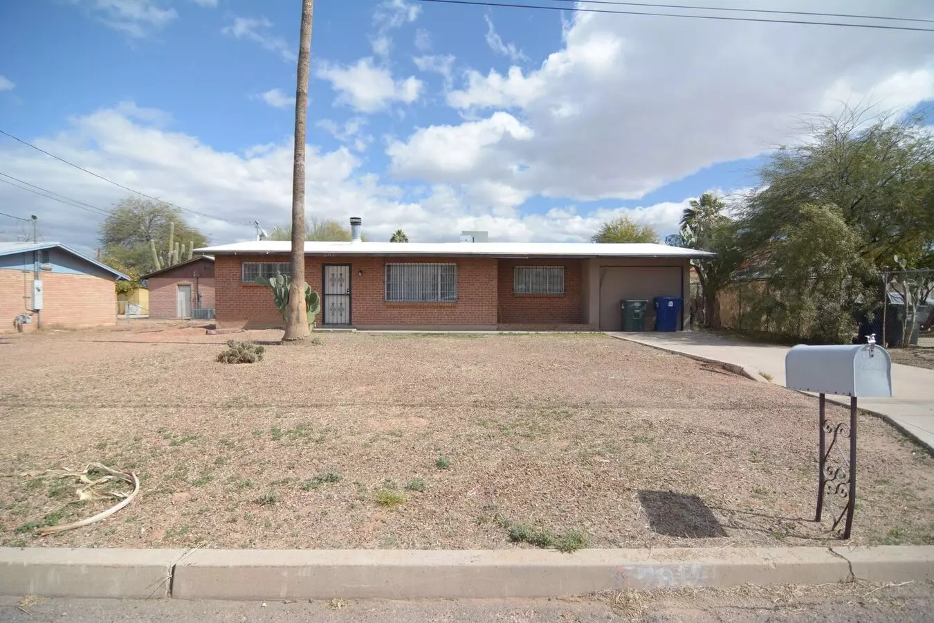 Charming 3 Bedroom 2 Bath Home! Central Tucson Location! House for rent in Tucson, AZ