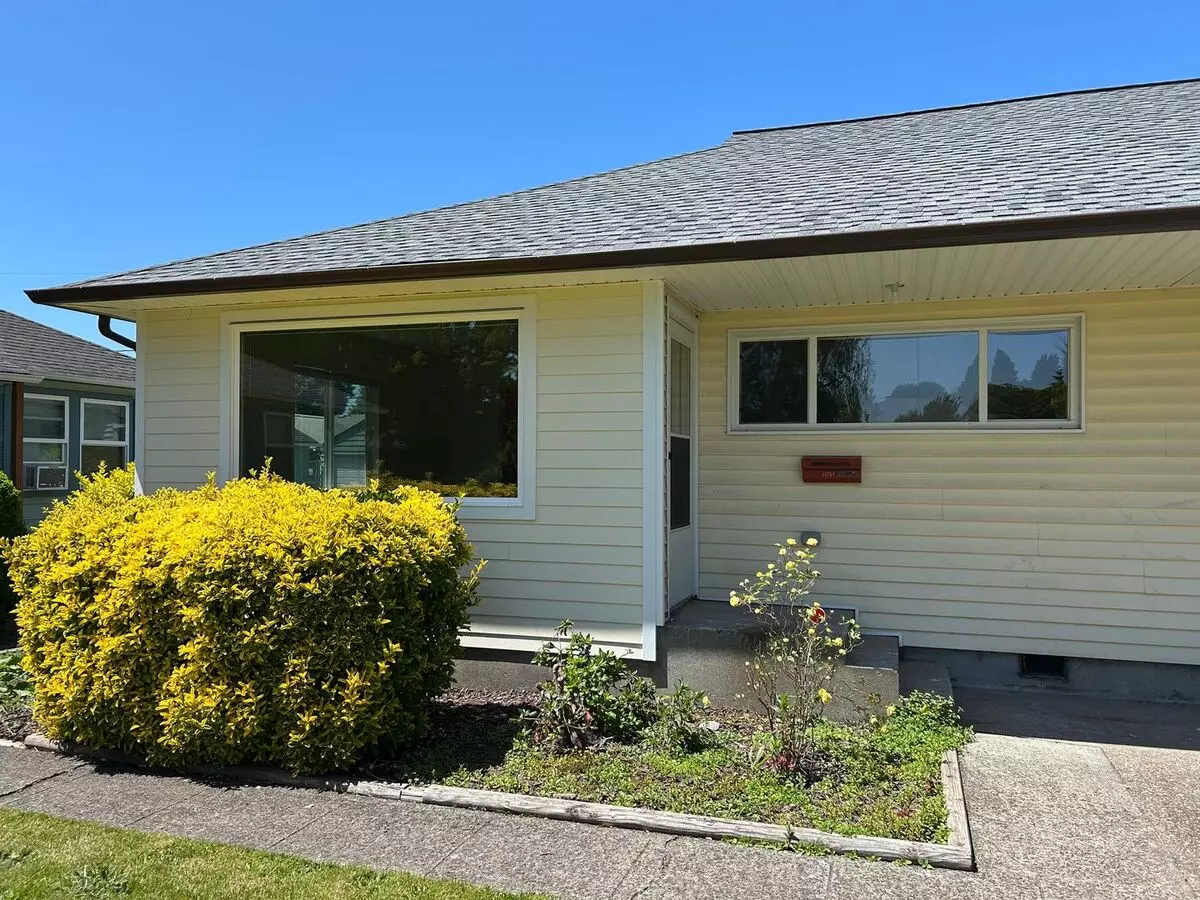 Beautifully Renovated Duplex For Rent – Longview House for rent in Longview, WA