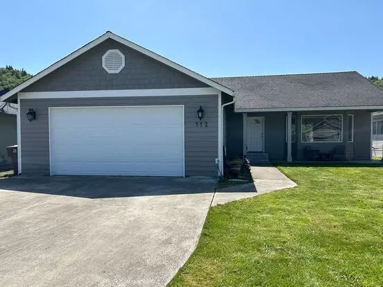 Three Bedroom Home With A Garage Apartment for rent in Longview, WA