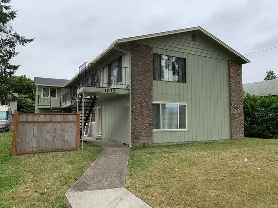 1035 7th Ave Apartment for rent in Longview, WA