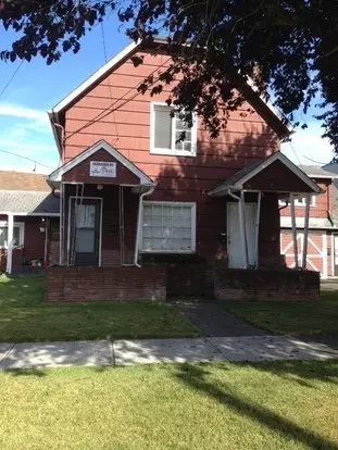306 S 5th Apartment for rent in Kelso, WA