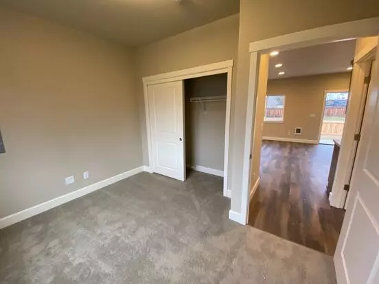 54- 12th, Poplar Apartment for rent in Redmond, OR 54- 12th, Poplar Apartment for rent in Redmond, OR