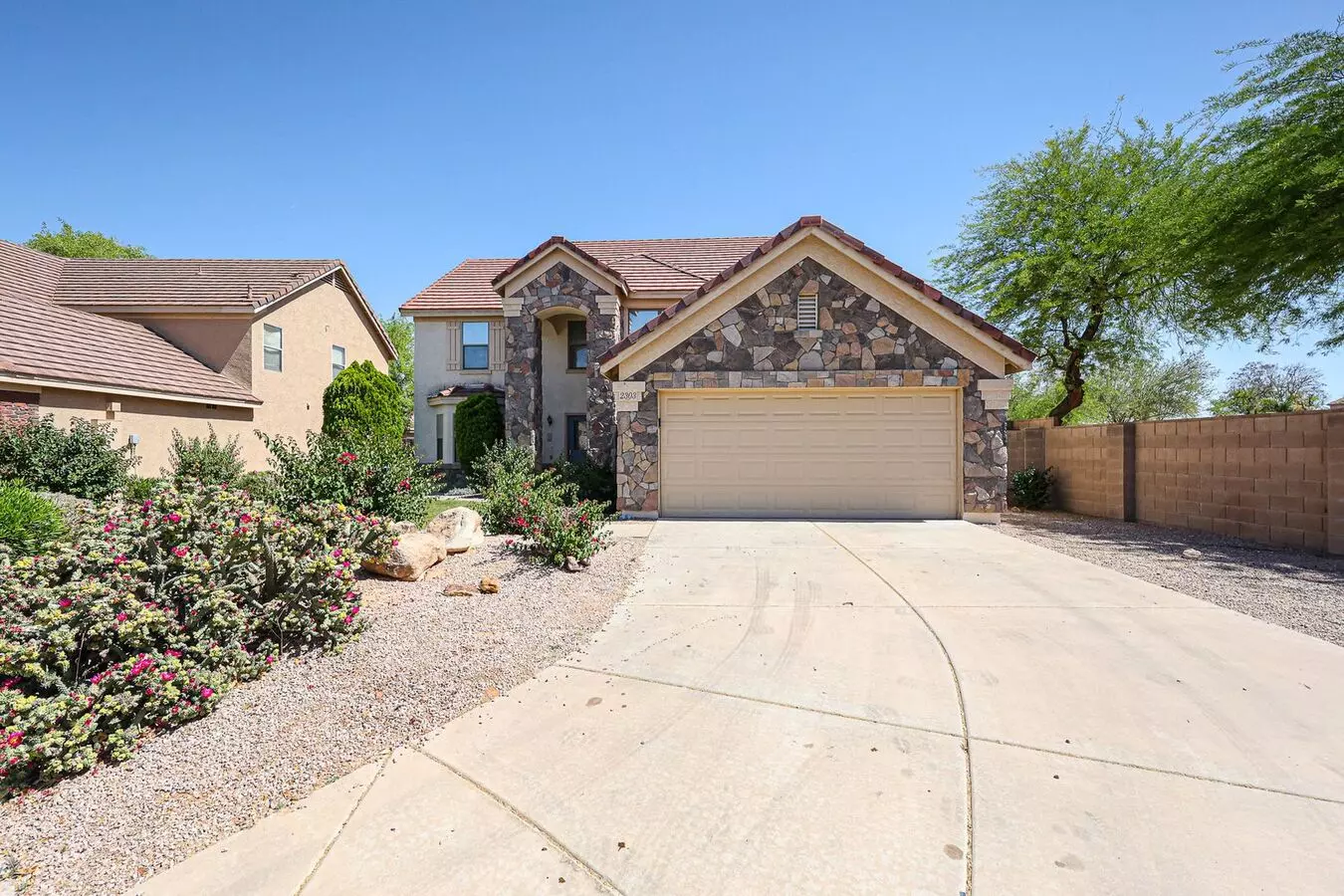 Recently Remodeled! Introducing A Stunning 4-bedroom, 2.5-bathroom House With A Pool In The Desirable South Chandler Area! House for rent in Chandler, AZ