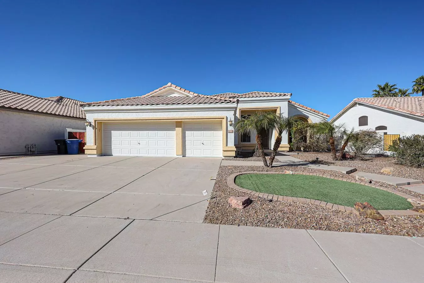 Welcome To This Beautiful 4 Bedroom, 2 Bathroom And 3 Garage Home In Chandler, Az. House for rent in Chandler, AZ