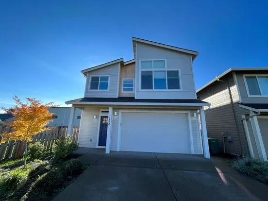 3 Bedroom 2.5 Bath House In Newberg Apartment for rent in Newberg, OR