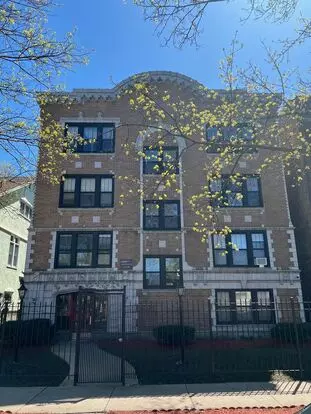 Rogers Park Studio - Separate Kitchen - Heat & Gas Included Apartment for rent in Chicago, IL