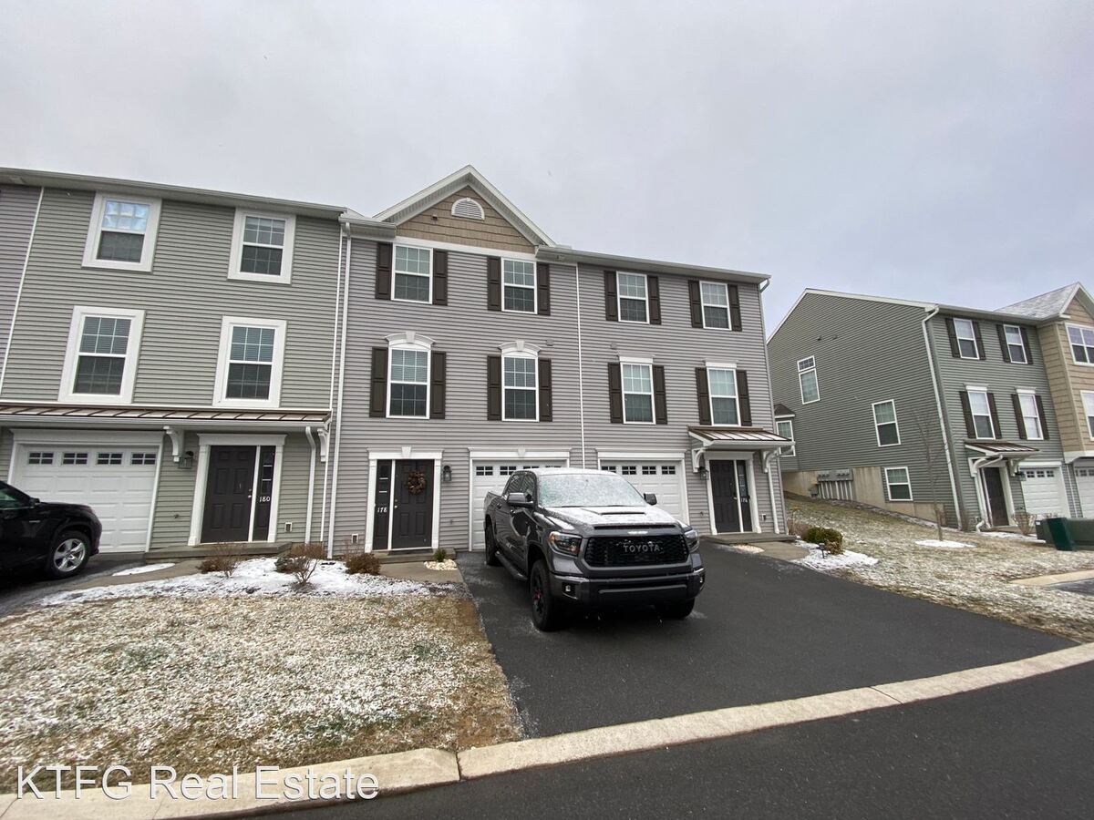 Beautiful 3 Bedroom, 25 Bathroom Home In... Apartments Boalsburg, PA