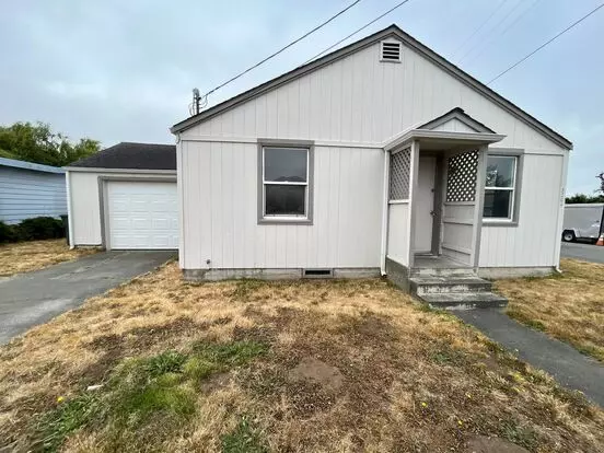 Pet Friendly 2 Bedroom, 1 Bathroom With Spacious Backyard! Apartment for rent in Eureka, CA