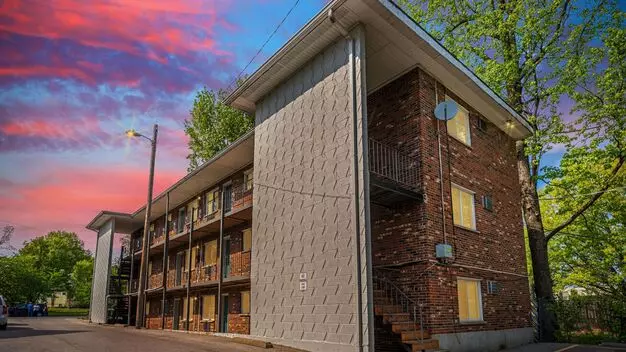 Newly Renovated All Electric 1 Bedroom In Maplewood! Apartment for rent in Maplewood, MO