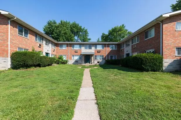 Renovated 2 Bed 1 Bath 1st Floor! Apartment for rent in Florissant, MO