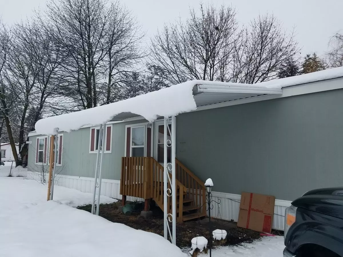 Honeysuckle Mobile Home (runkle Rd.) Apartment for rent in Hayden, ID