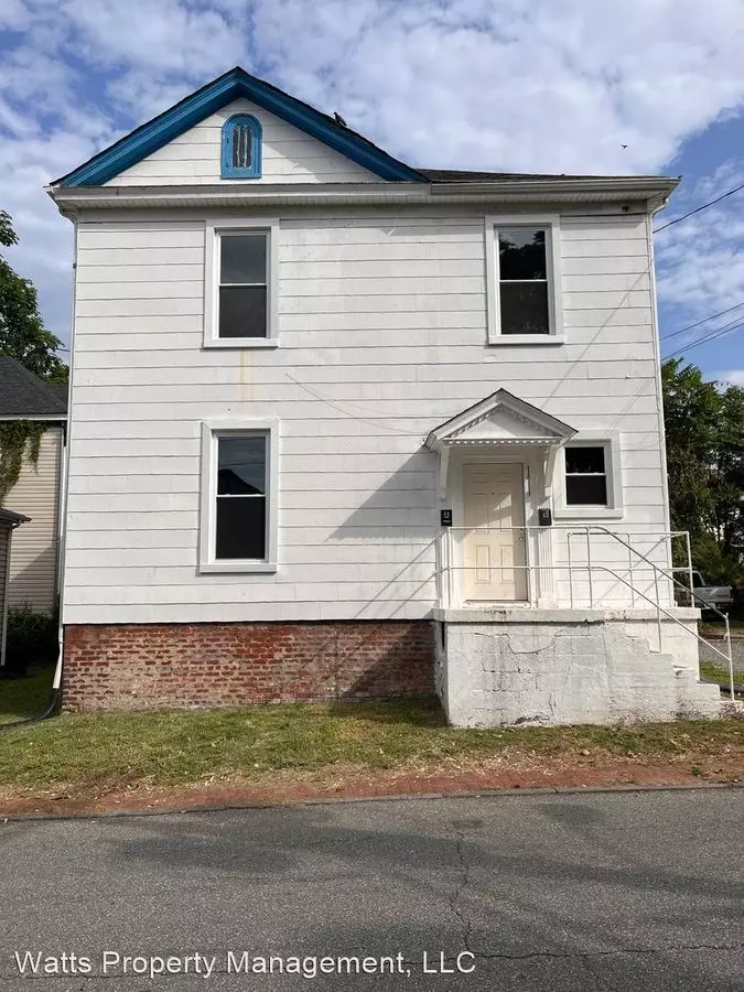 Spacious Upstairs Apartment With Lots Of Utilities Included! House for rent in Lynchburg, VA