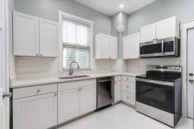Renovated Two Bedroom Apartment Apartment for rent in Savannah, GA
