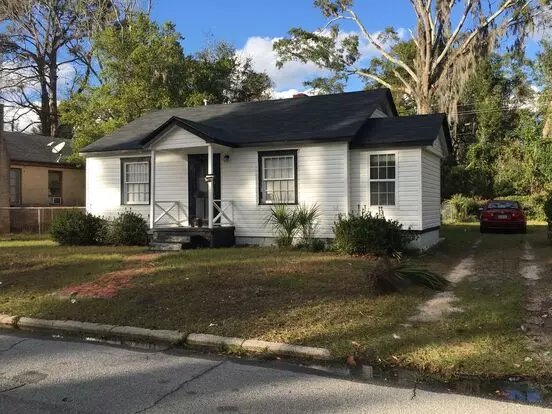 Single Family Home With Large Fenced Back Yard Apartment for rent in Savannah, GA