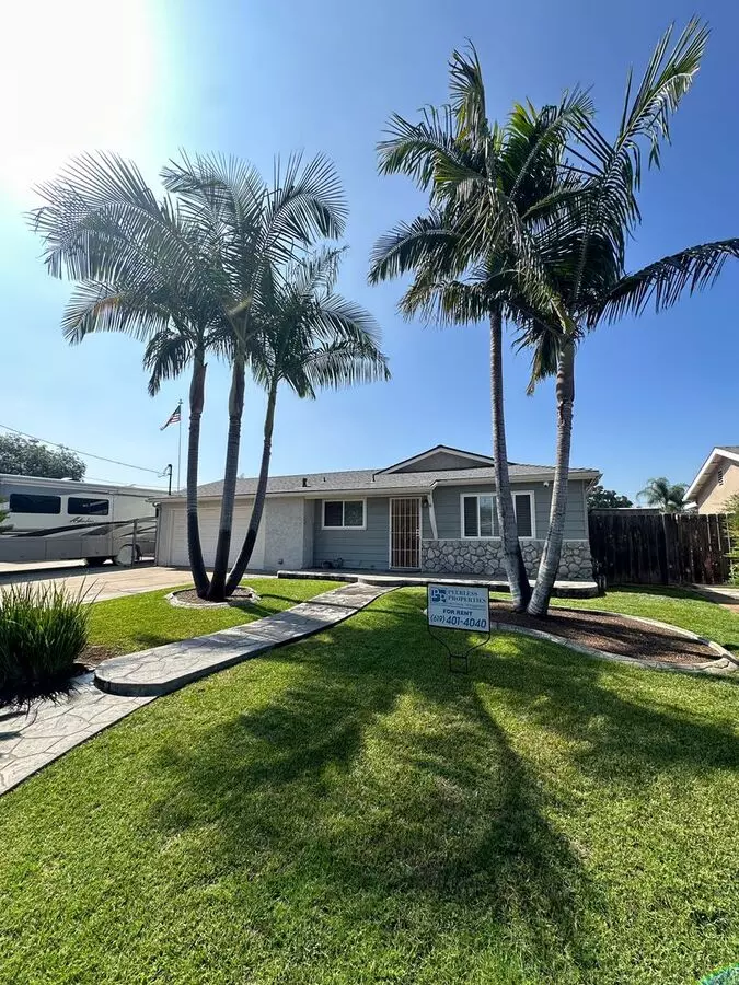 Beautifully Landscaped 3br/2ba House In Lakeside, With 2 Car Garage, Covered Patio And Fenced Back Yard Available On Or About August 1, 2025. House for rent in Lakeside, CA