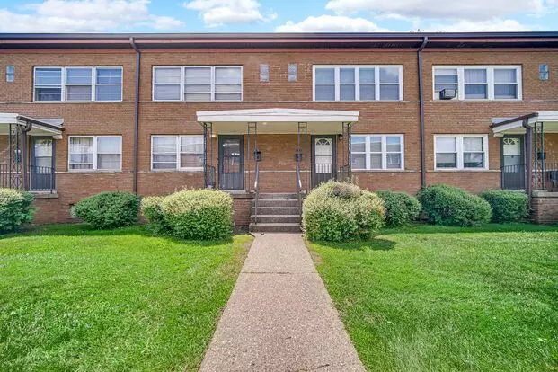 1913-21 Warwick Ave Apartment for rent in Whiting, IN