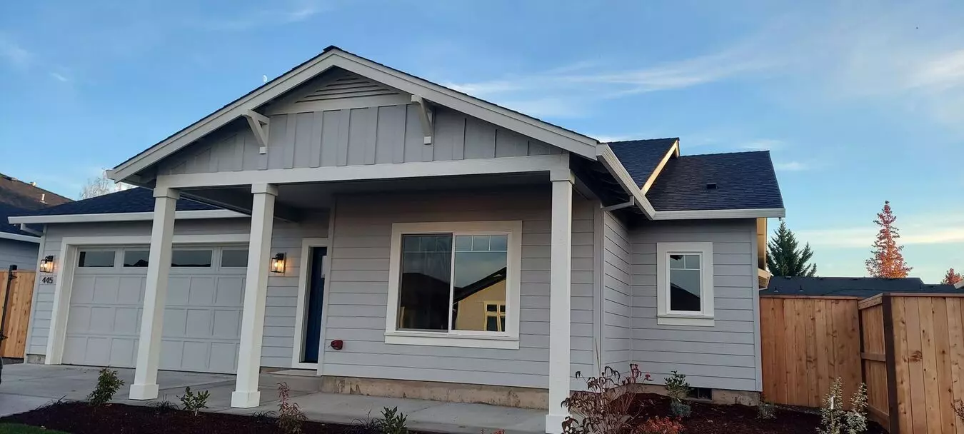 Beautiful Brand New 3 Bedroom, 2 Bath In Central Points Snowy Butte Station Subdivision! House for rent in Central Point, OR