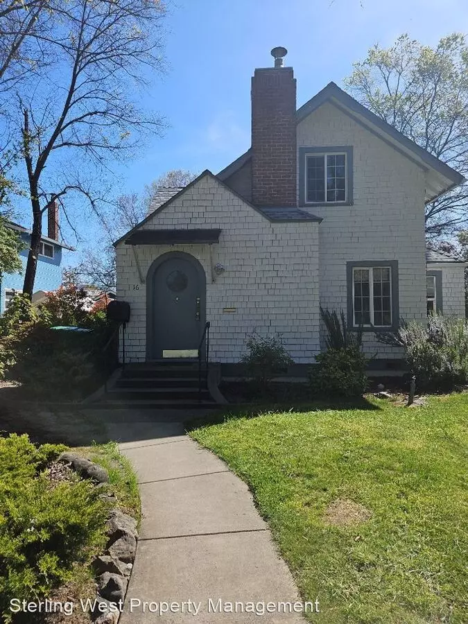 Spacious Older Home In Quiet Neighborhood House for rent in Medford, OR