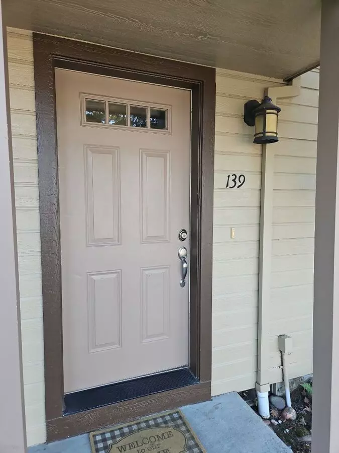 Available Now! - 3 Bed, 2 Bath Apartment In Eagle Point House for rent in Eagle Point, OR