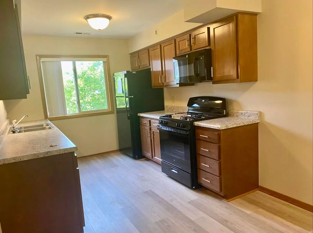Cozy 2 Bedroom, 1 Bath Apartment With Balcony - Welcome Home! Apartment for rent in Grand Rapids, MI