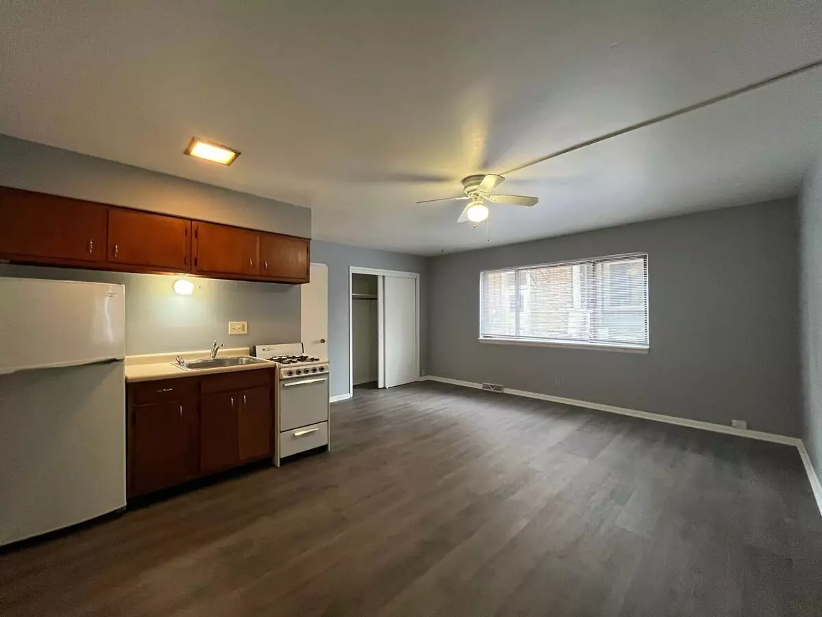 1517 Royall Pl Apartment for rent in Milwaukee, WI
