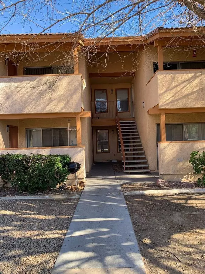 Close To Unlv, Airport, And Las Vegas Strip. Granite Countertops. Comm. Pool House for rent in Las Vegas, NV